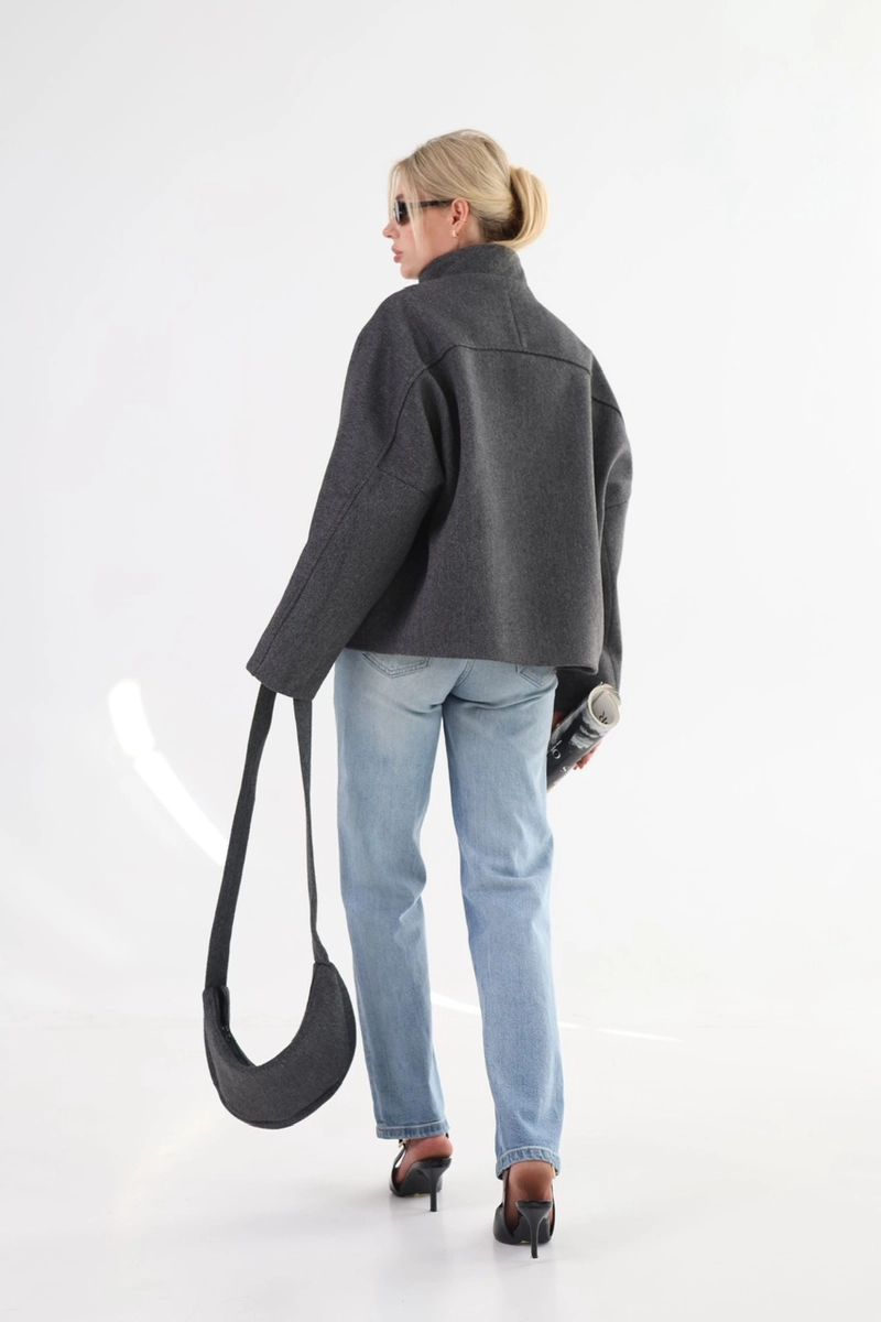 Cropped cashmere coat with a matching bag