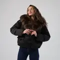 Укороченный зимний пуховик с мехом песца 
