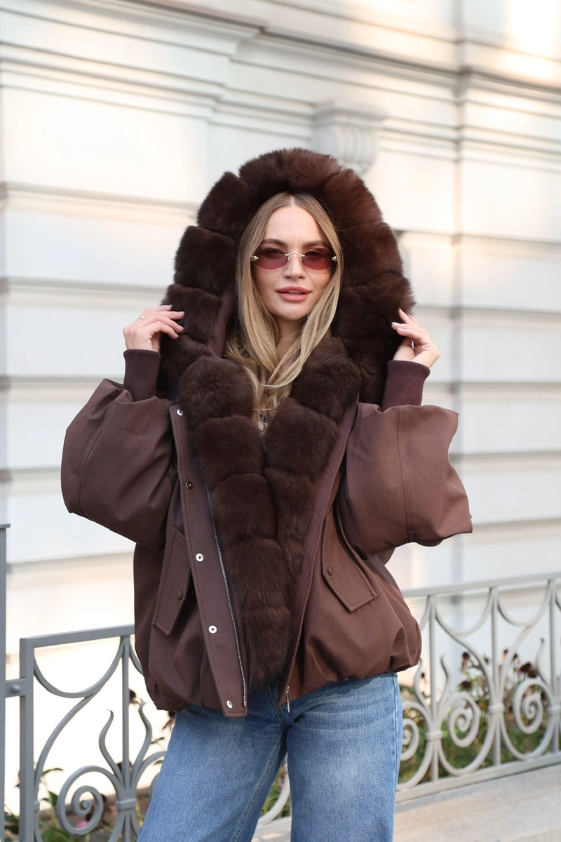 Loose-fit parka with fox fur on the hood