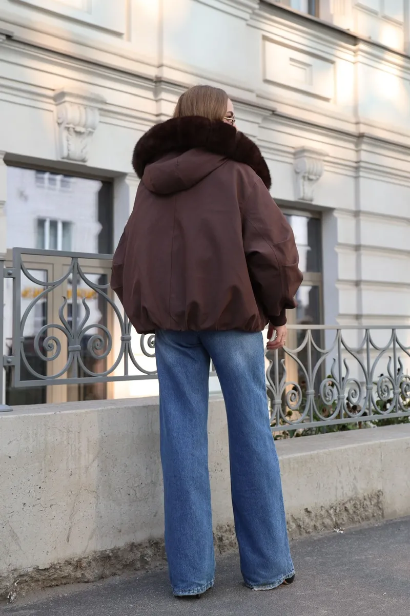 Loose-fit parka with fox fur on the hood