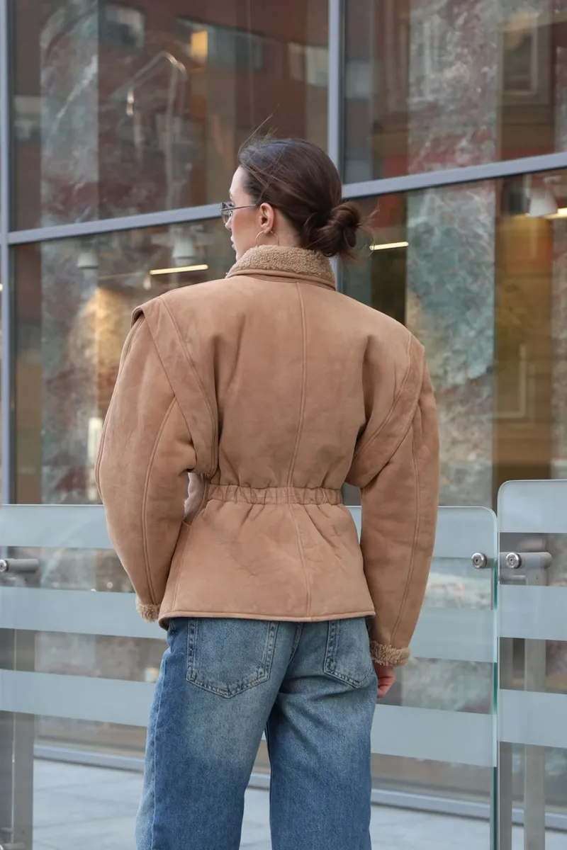 Fitted shearling coat in vintage style