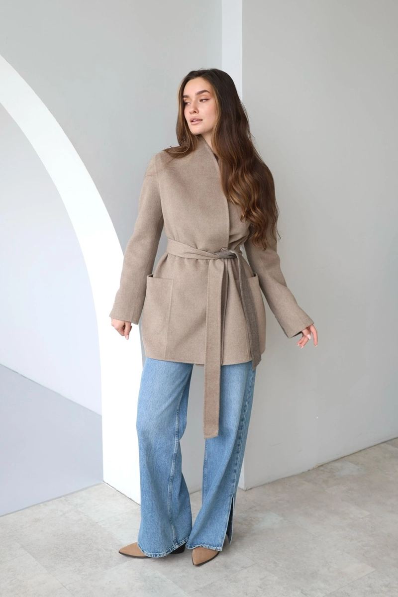 Fitted cashmere coat