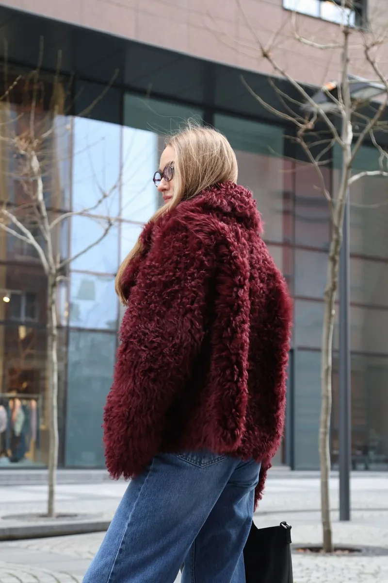 Tigrado sheepskin coat in trendy burgundy color
