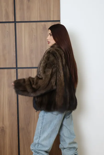 Premium Fisher fur coat with a relaxed silhouette