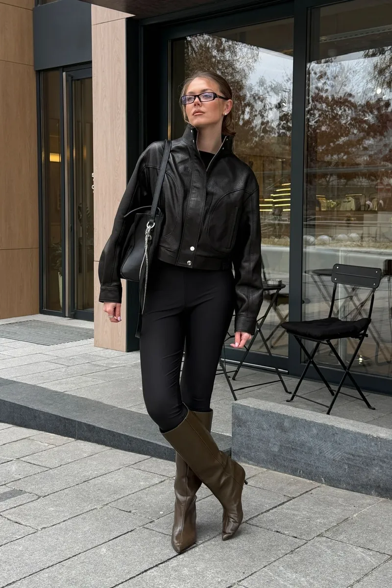 Cropped jacket made of textured leather in black