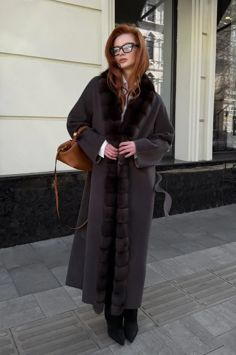 Luxurious coat made of Loro Piana cashmere
