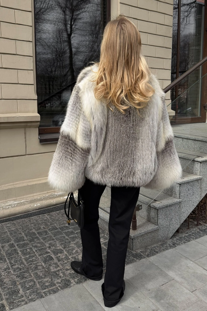 Шуба з хутра лисиці у відтінку Fawn Light