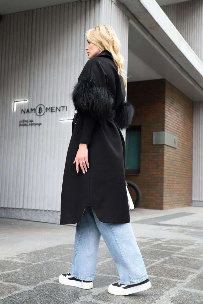 Stunning coat made of natural wool 
