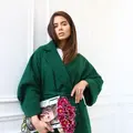 Пальто у смарагдовому кольорі