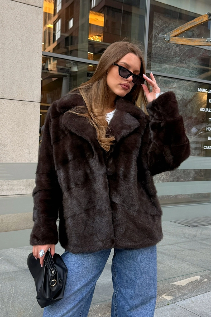Mink fur coat with diagonally arranged fur panels