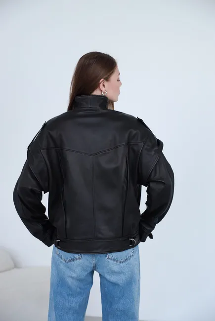 Бомбер oversize з гладкої шкіри 