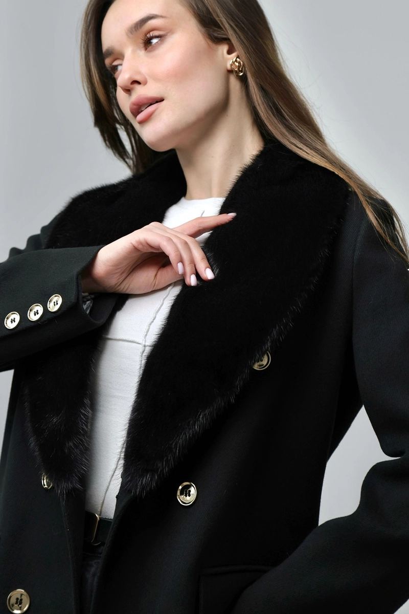 Double-breasted cashmere coat with matching mink fur