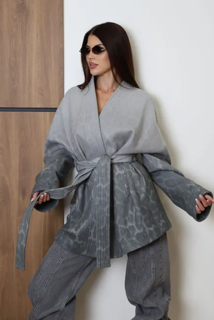 Coat crafted from Italian fabric with a leopard print