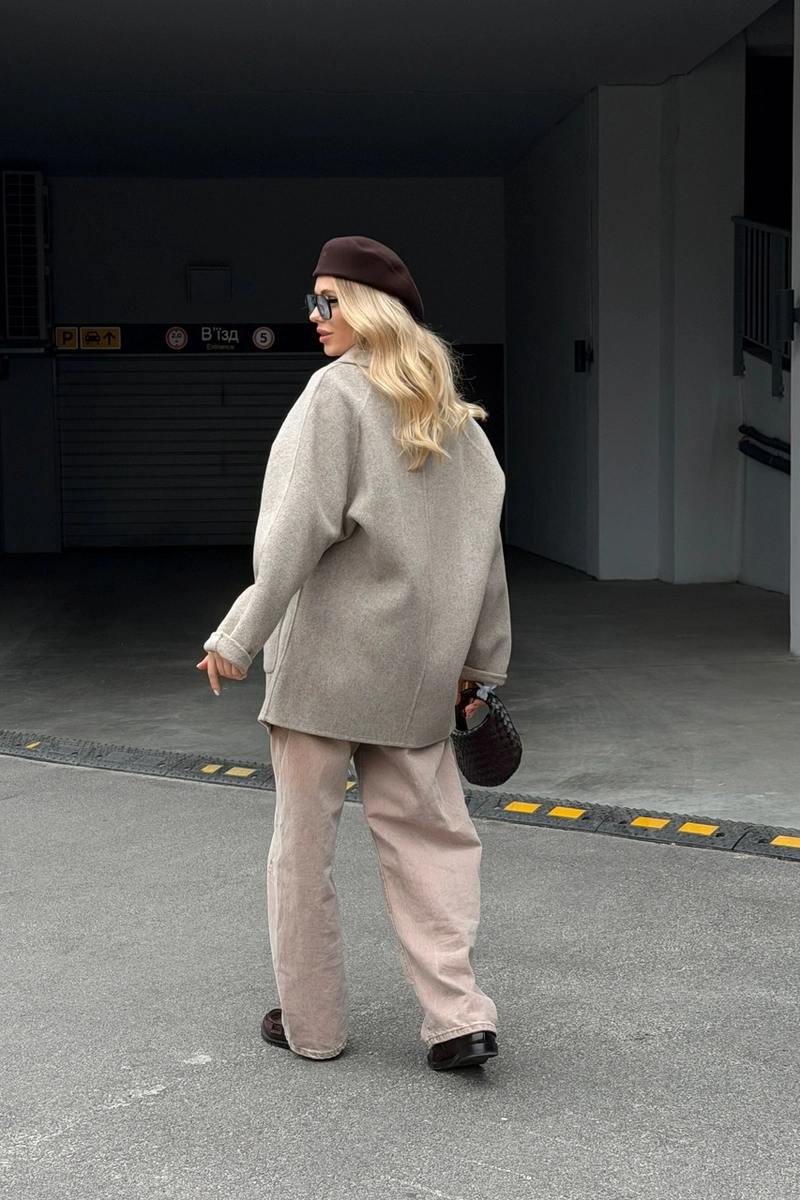 Cashmere coat in light grey colour 