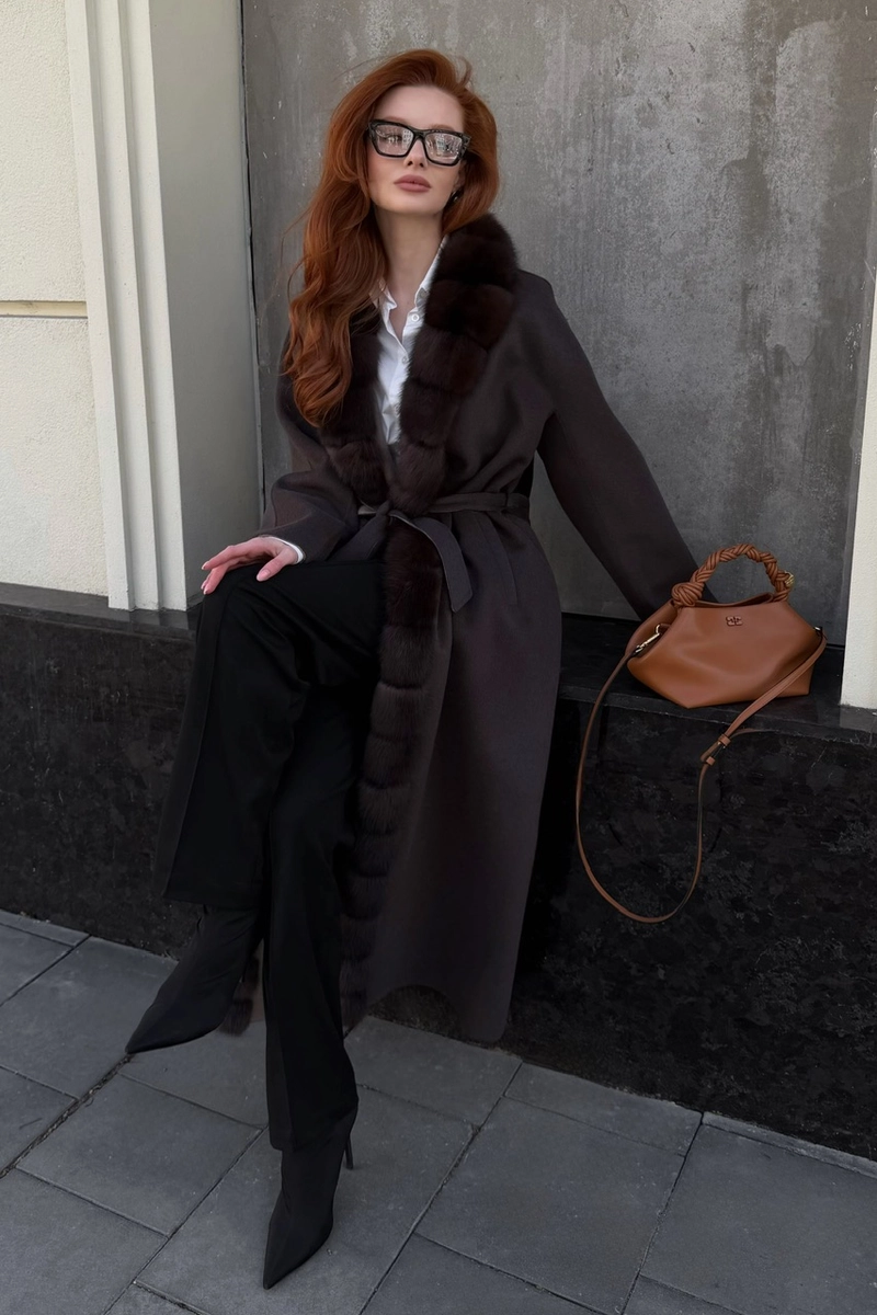Luxurious coat made of Loro Piana cashmere