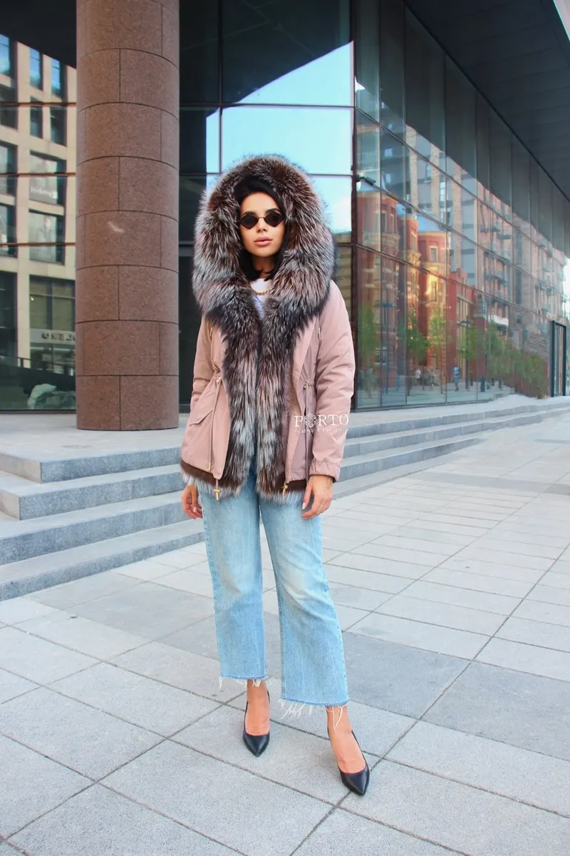 Парка розовая с мехом лисы 