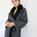 Пальто у клітинку з норкою 