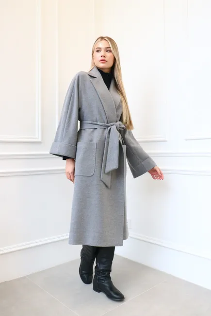 Сіре пальто у стилі Max Mara