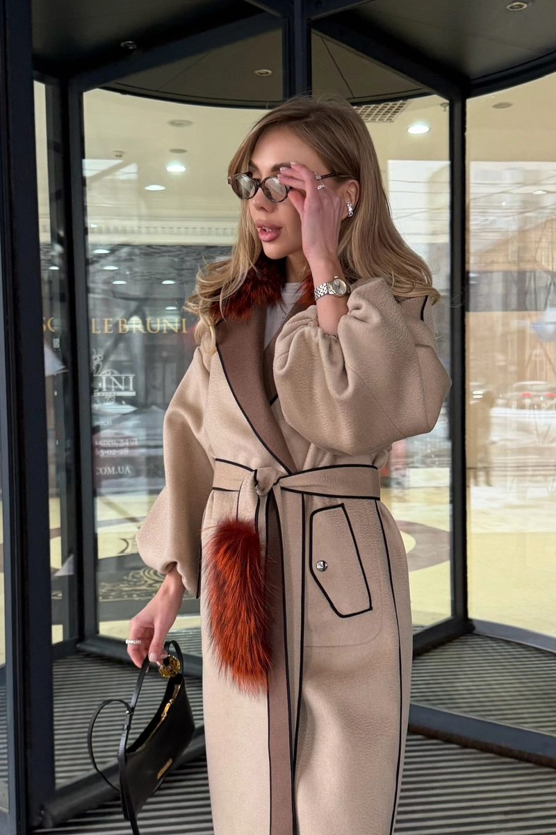 Reversible coat made of alpaca wool with vibrant silver fox fur