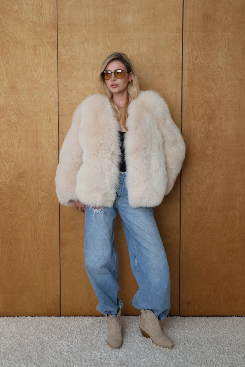 Beige Arctic fox fur coat without a collar