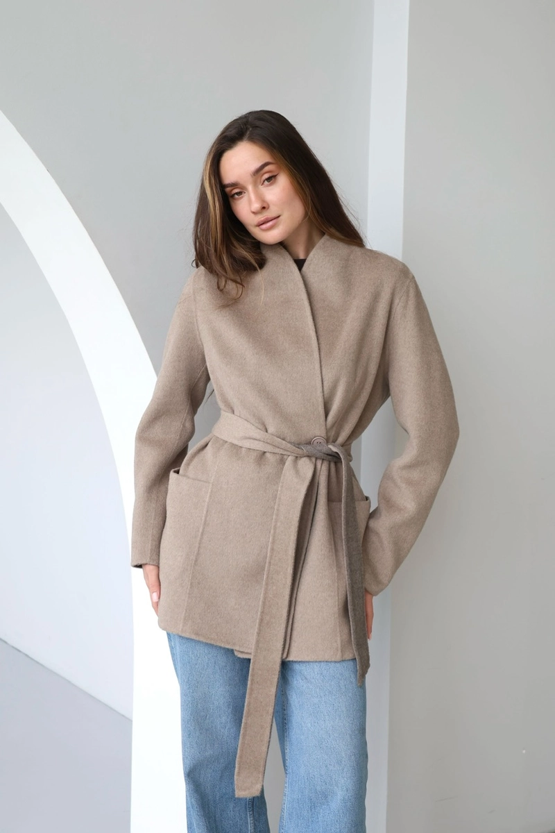 Fitted cashmere coat