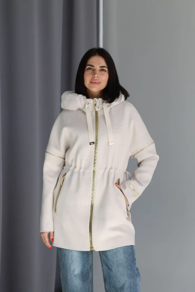 Cashmere coat with hood