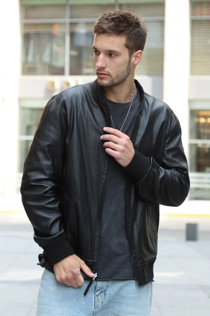 Reversible jacket with an elastic waistband