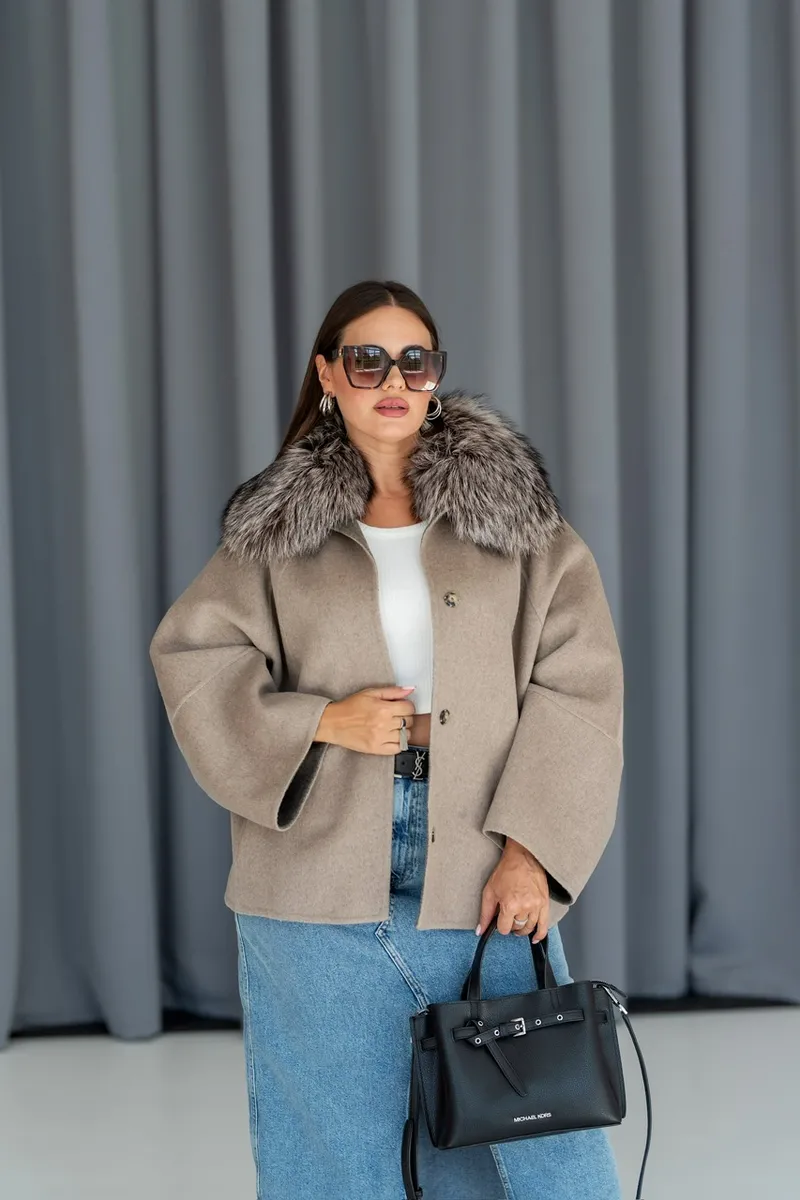 Cashmere and wool coat with fox fur