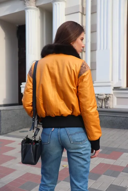 Куртка зі шкіри зі вставками з пітона