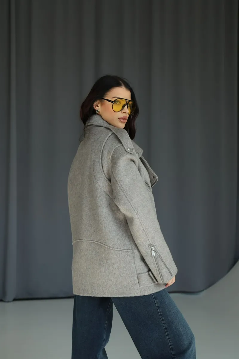 Long leather jacket made of 100% wool in grey