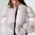 Аукціонна шуба з хутра лисиці 