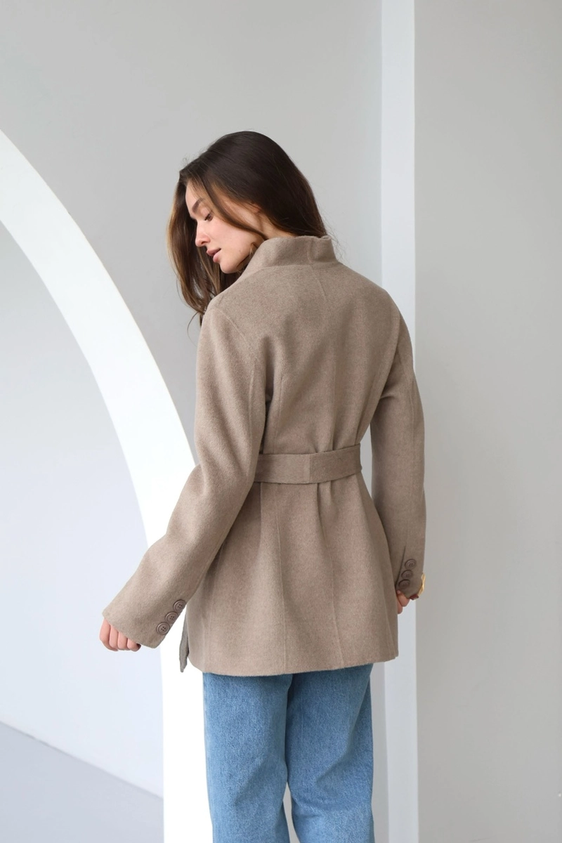 Fitted cashmere coat