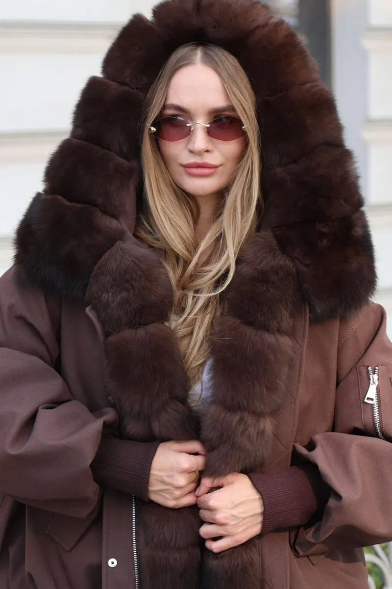 Loose-fit parka with fox fur on the hood