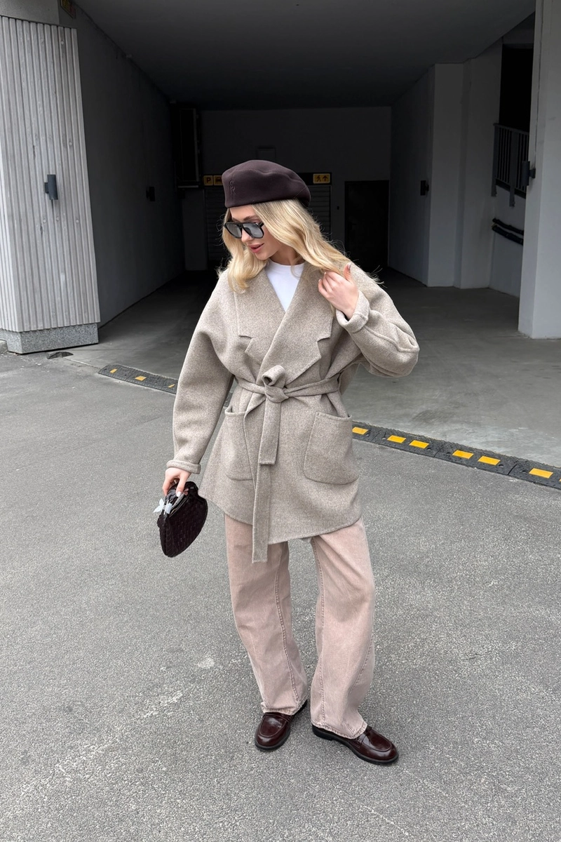 Cashmere coat in light grey colour 