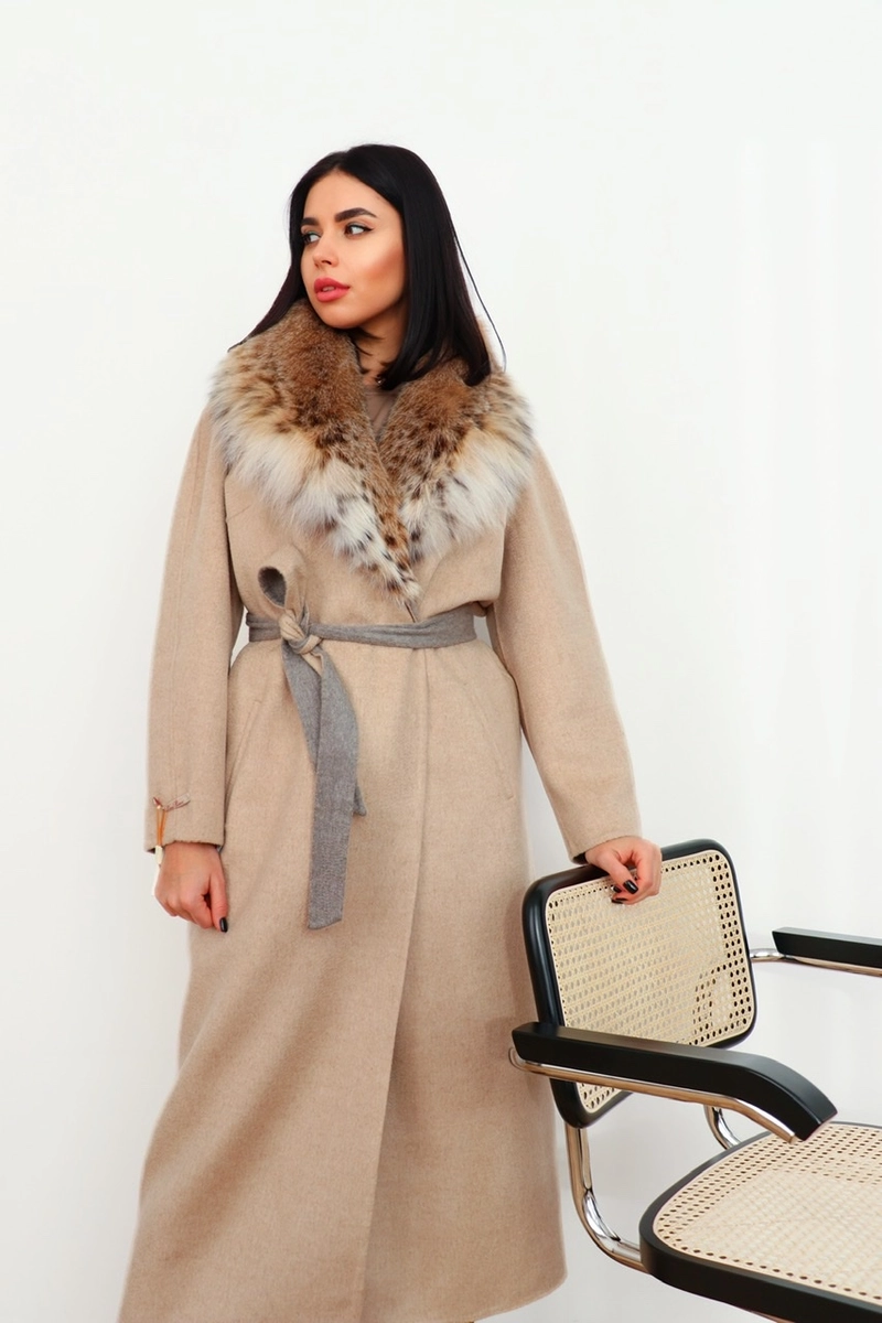 Royal, reversible cashmere coat in sand color