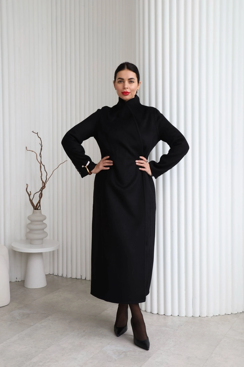 Silhouette coat with a shawl collar