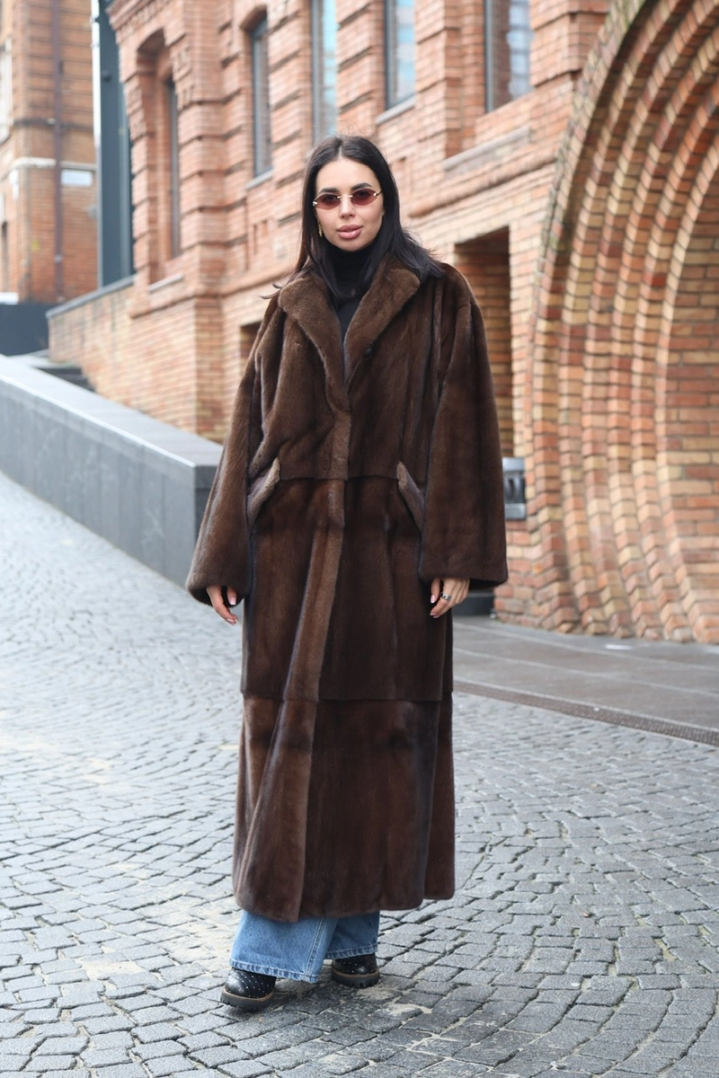 Норкова шуба oversize з шкіряним паском