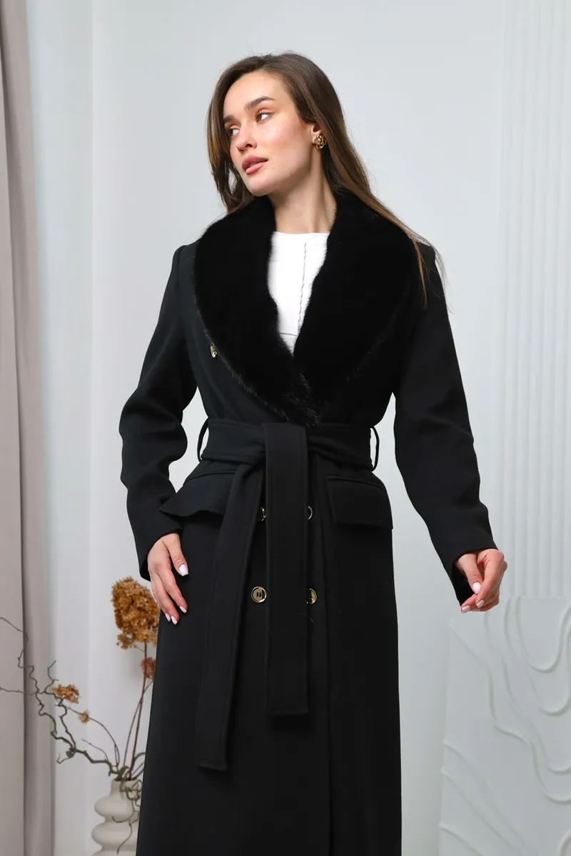Double-breasted cashmere coat with matching mink fur
