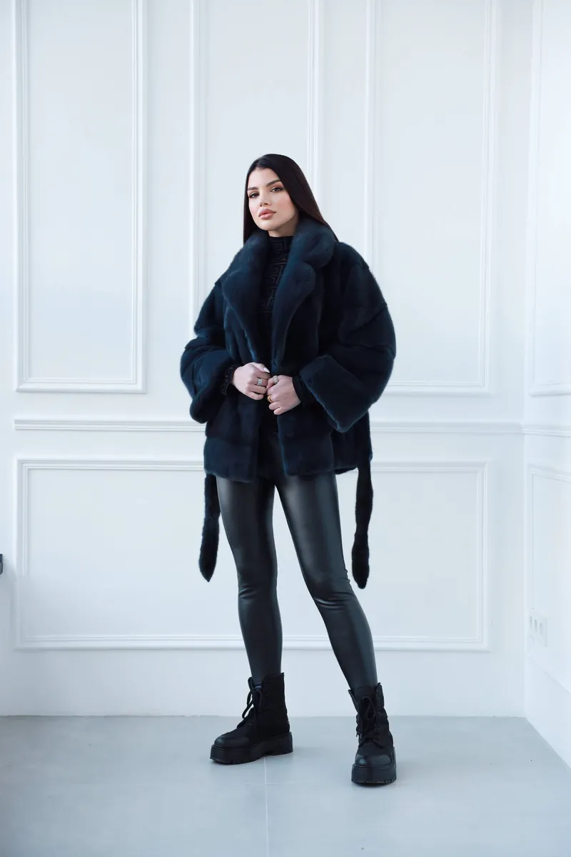 Классическая норковая шуба в цвете blue jeans