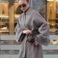 Кашемировое пальто под пояс с мехом норки 