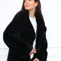Класична норкова шуба у чорному кольорі 
