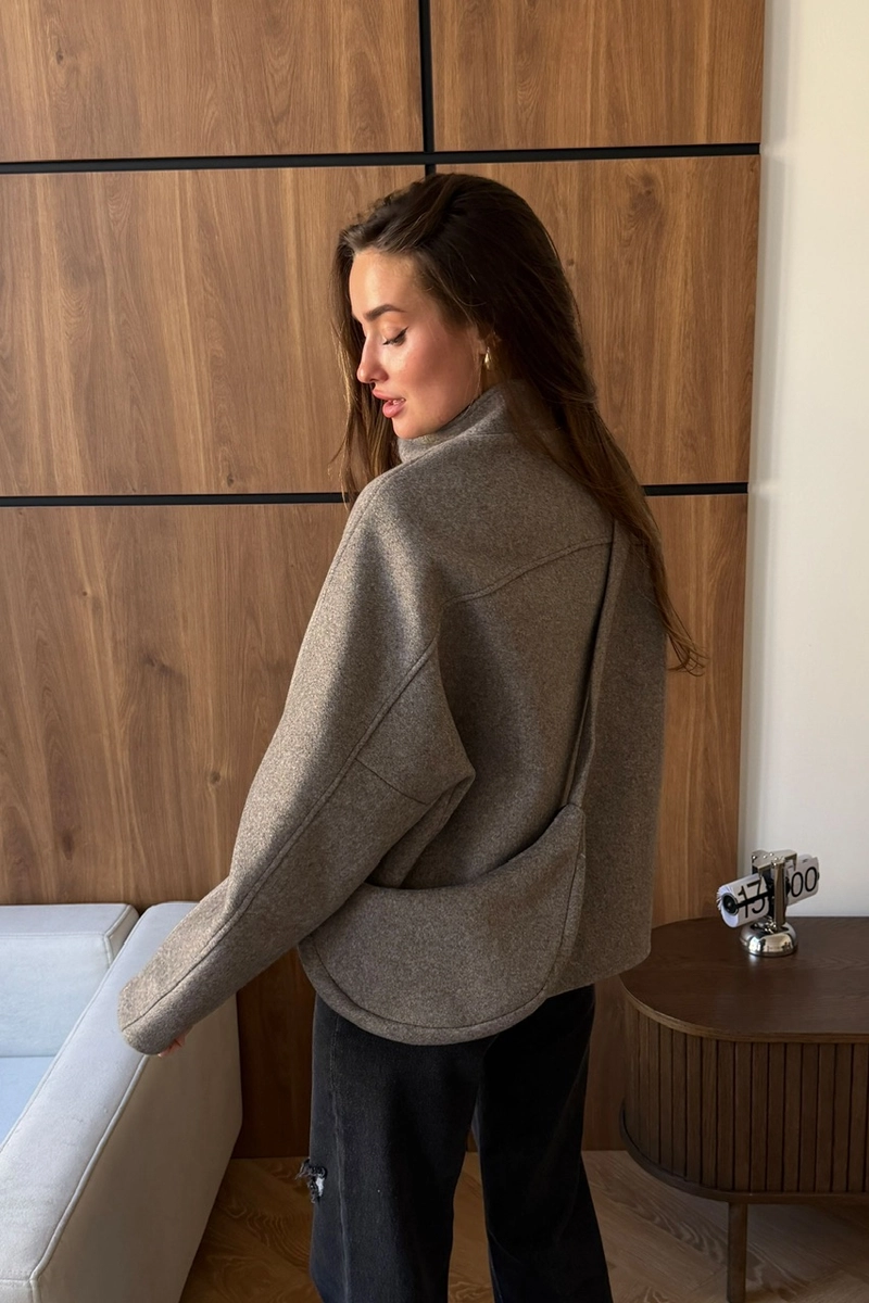 Cropped cashmere coat with a matching bag