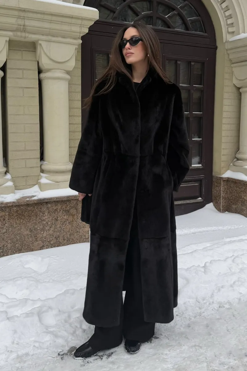 Mink fur coat with an English collar in maxi length