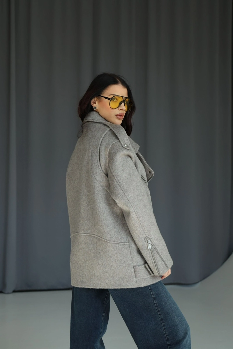 Long leather jacket made of 100% wool in grey
