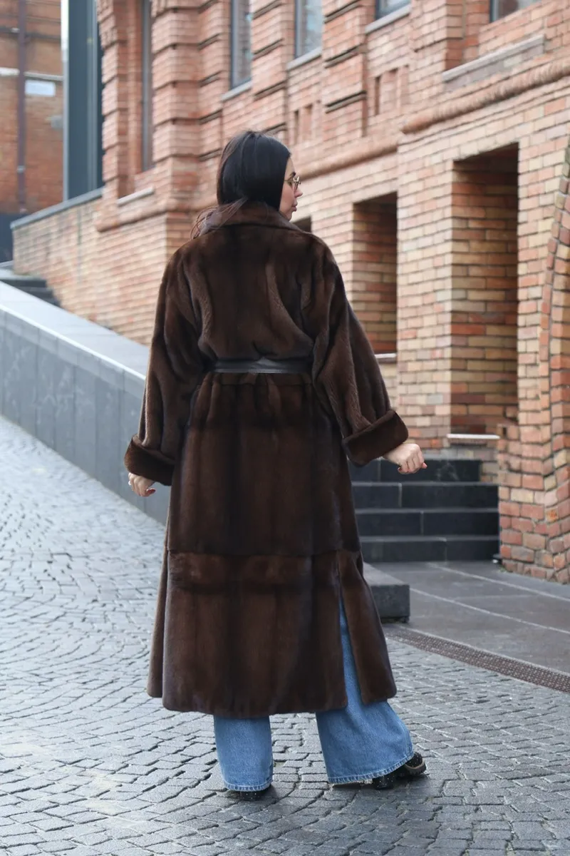Норкова шуба oversize з шкіряним паском