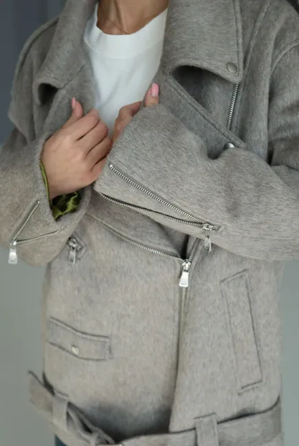 Long leather jacket made of 100% wool in grey