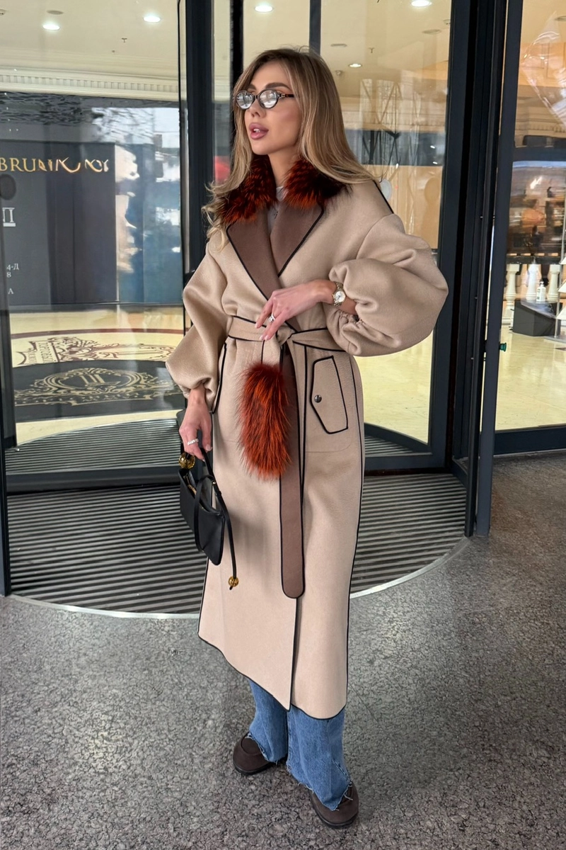 Reversible coat made of alpaca wool with vibrant silver fox fur