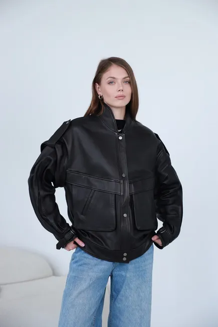 Бомбер oversize з гладкої шкіри 