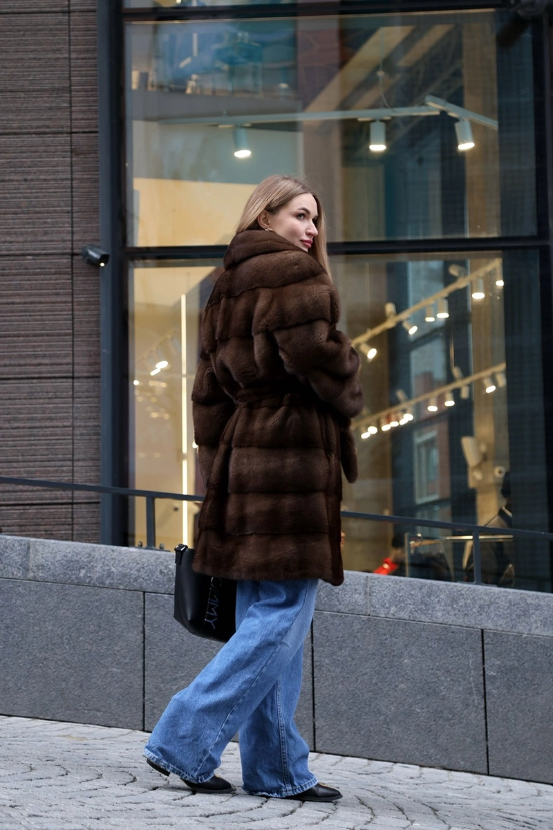 Basic mink coat in walnut color