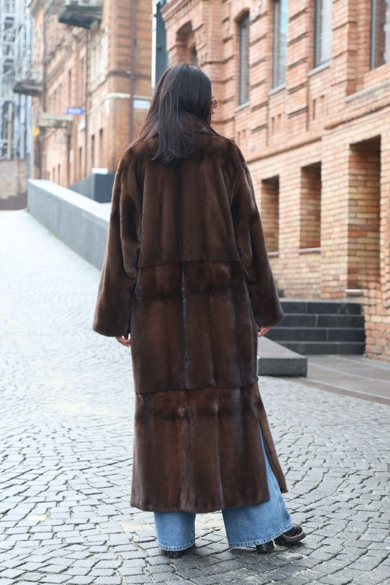 Норкова шуба oversize з шкіряним паском